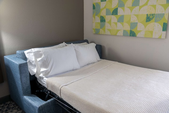 Room 21 of 33