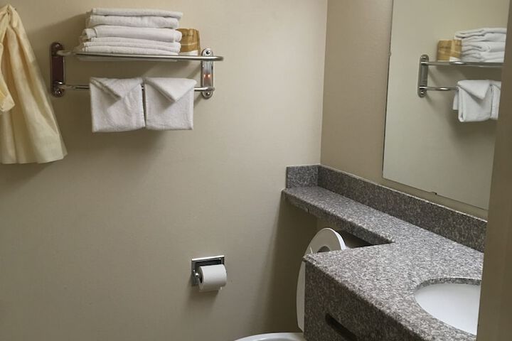 Room 10 of 27