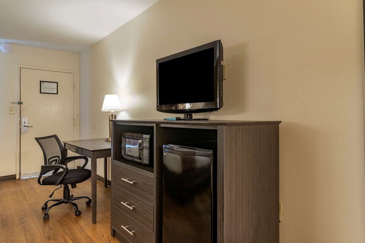 Room 15 of 44