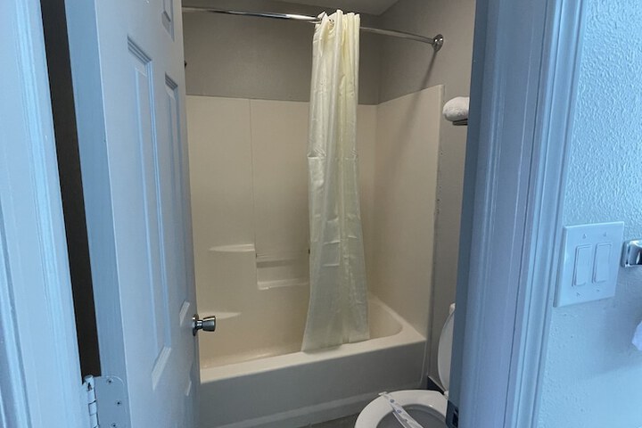Room 17 of 42