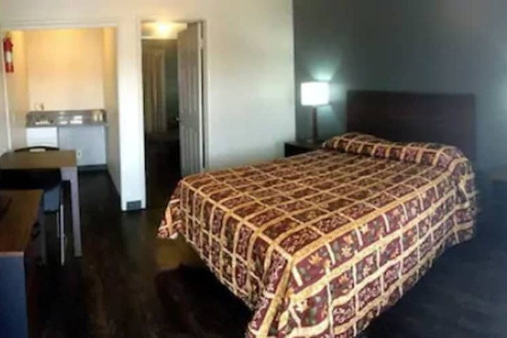 Room 24 of 31