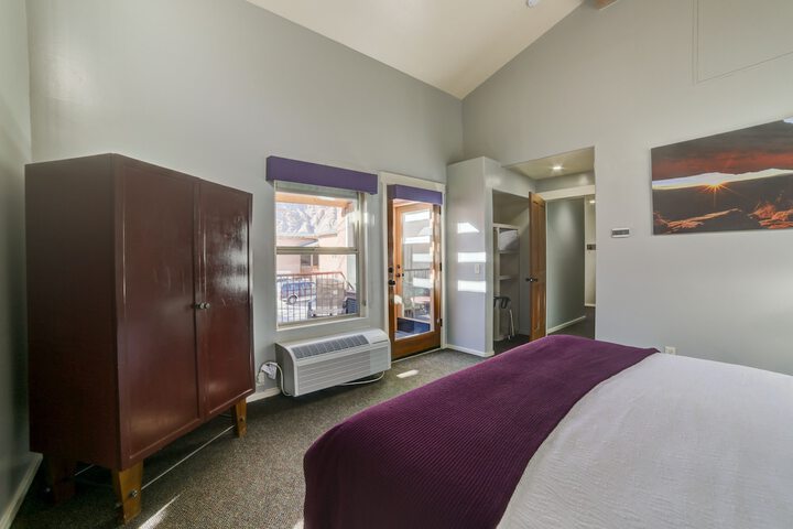 Room 30 of 72
