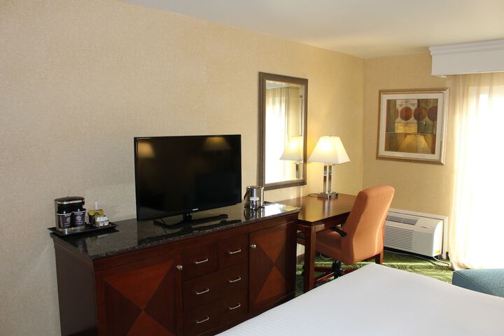Room 28 of 39