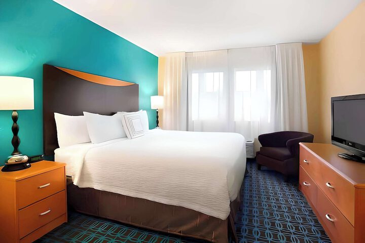 Dubuque Inn & Suites