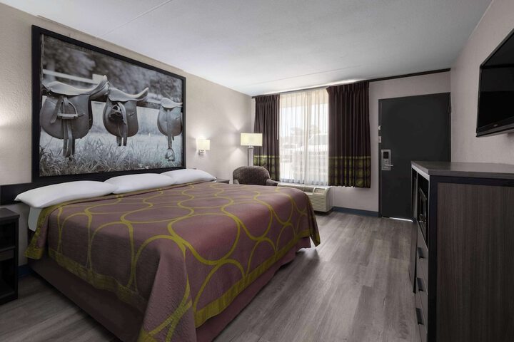 Super 8 by Wyndham Longview / North