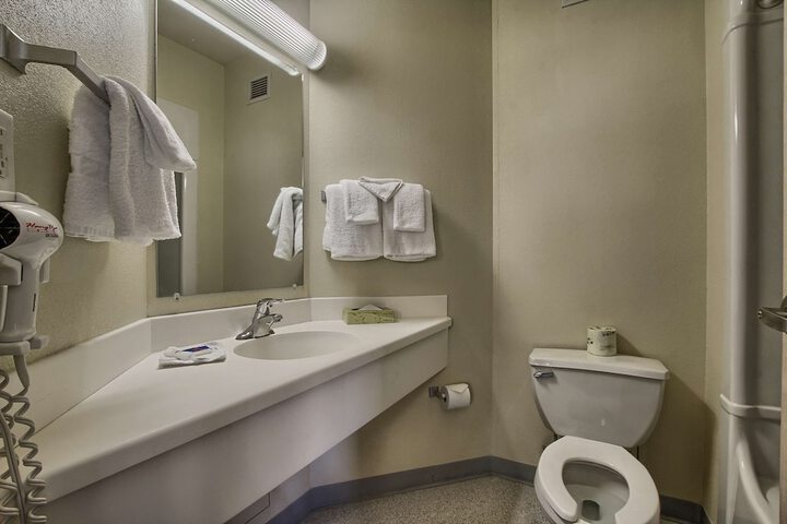 Room 21 of 31