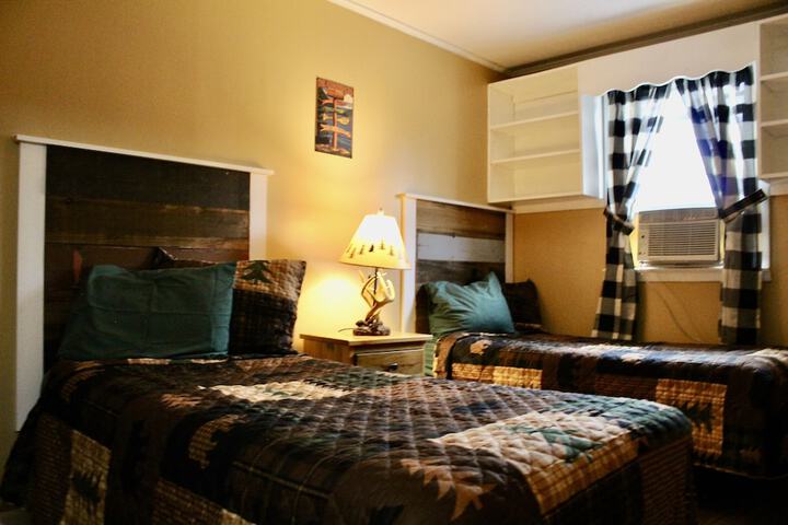 Room 33 of 60