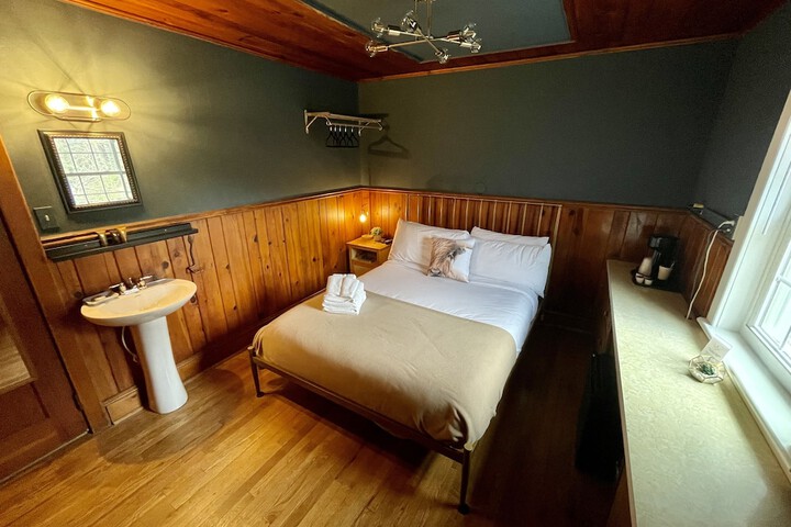 Room 44 of 156