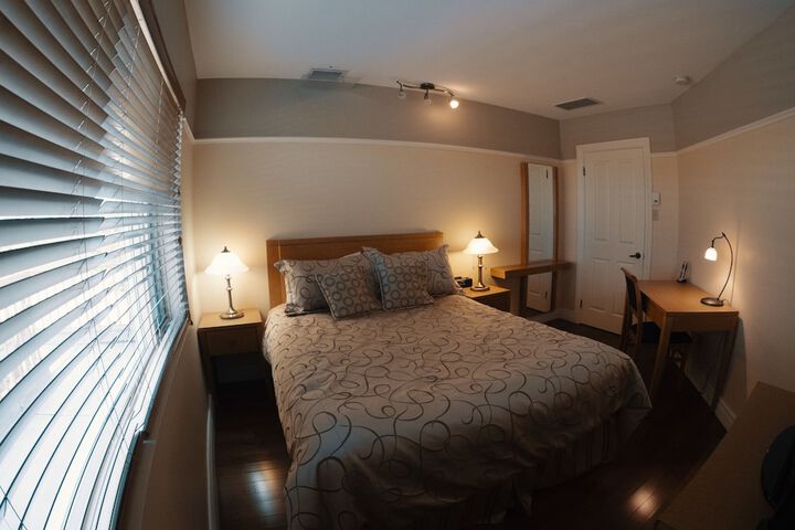 Room 9 of 40