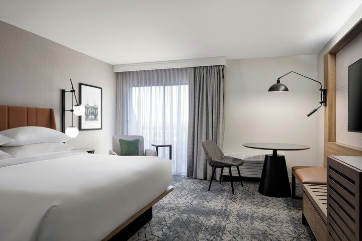 Sheraton Westport Chalet Hotel St. Louis