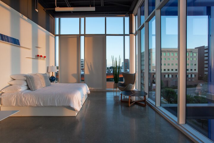 Room 18 of 46