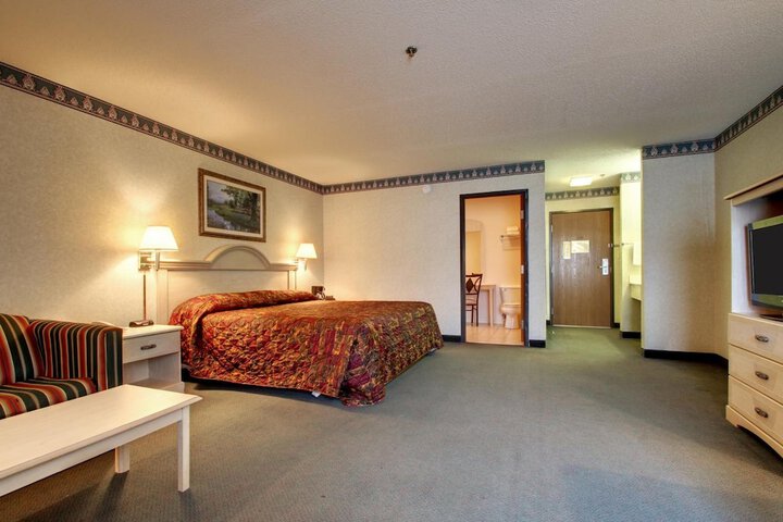 Room 27 of 40