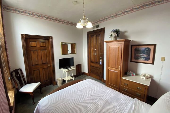Room 5 of 75