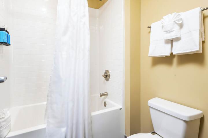 Country Cascades Waterpark Resort