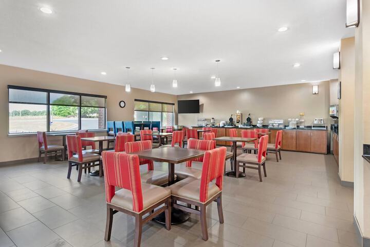 Comfort Suites Oxford I-20 exit 188