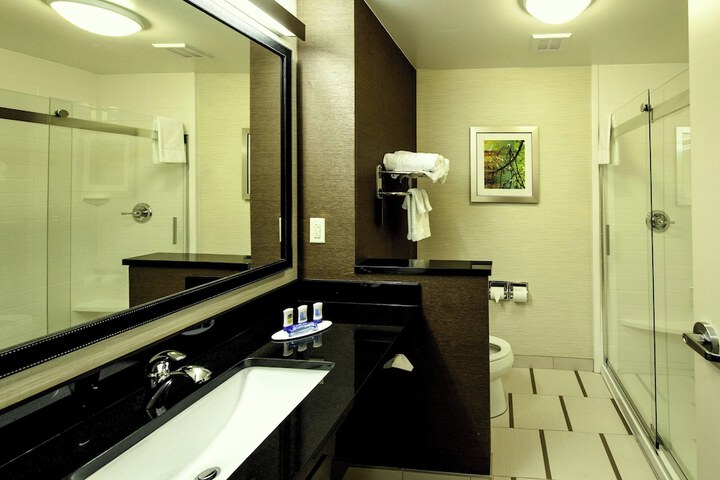 Room 8 of 22