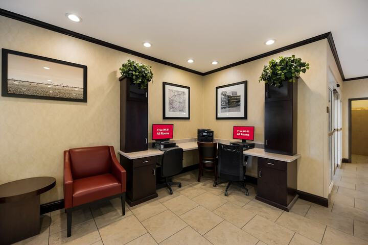 Business Center 35 of 35