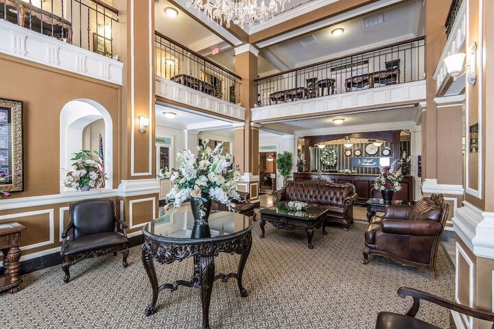 Hotel 4 of 84