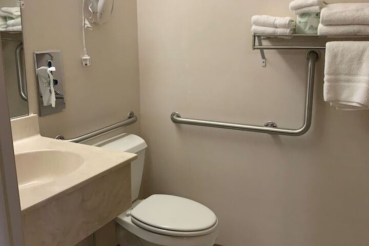Norland Inn and Suites Roseau