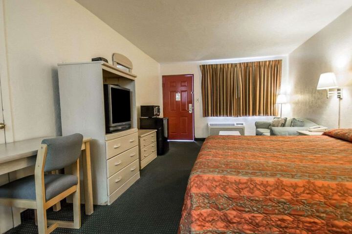 Room 14 of 31