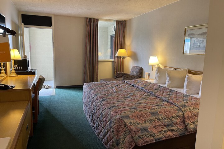 Room 14 of 22