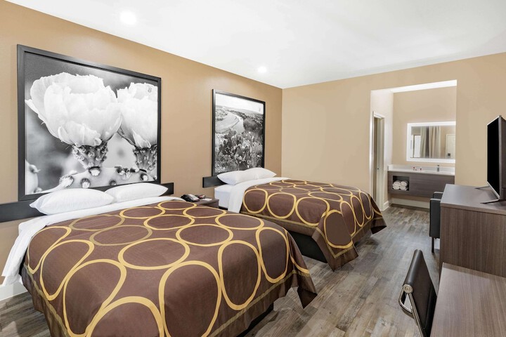 Room 16 of 23