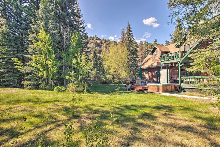 Chicago Creek B & B: 1 Mi to Mt. Blue Sky!