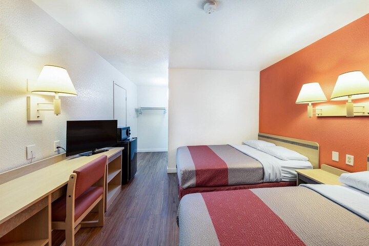 Motel 6 Greenville TX
