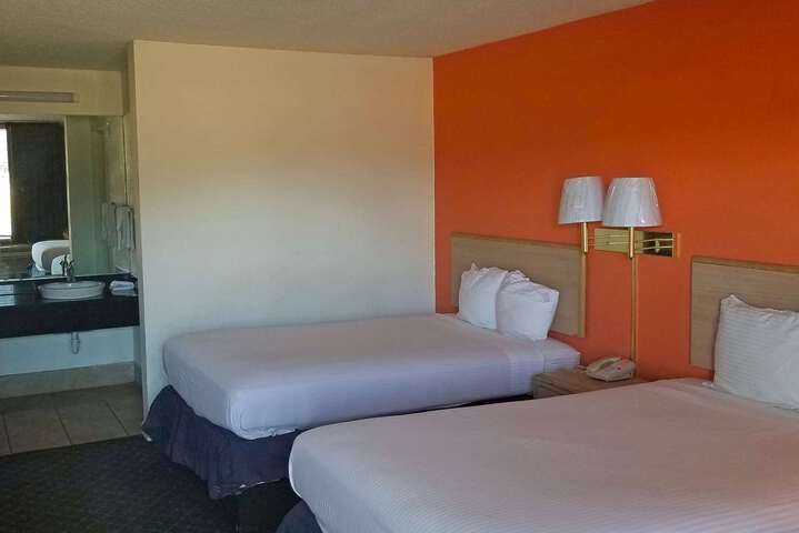 Room 4 of 13