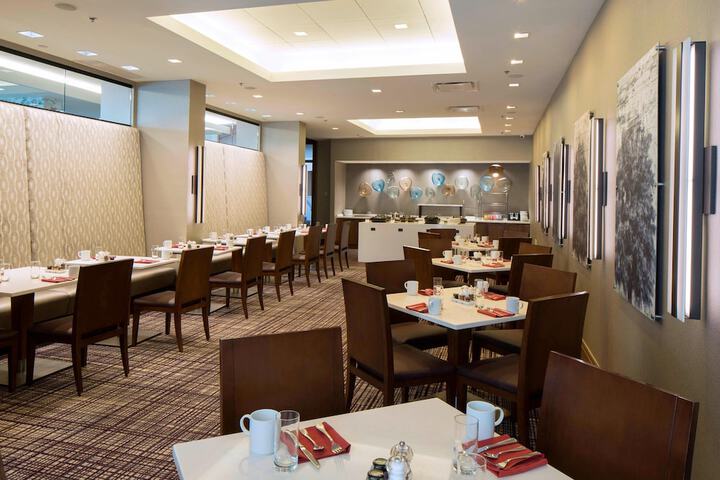 Dining 48 of 63