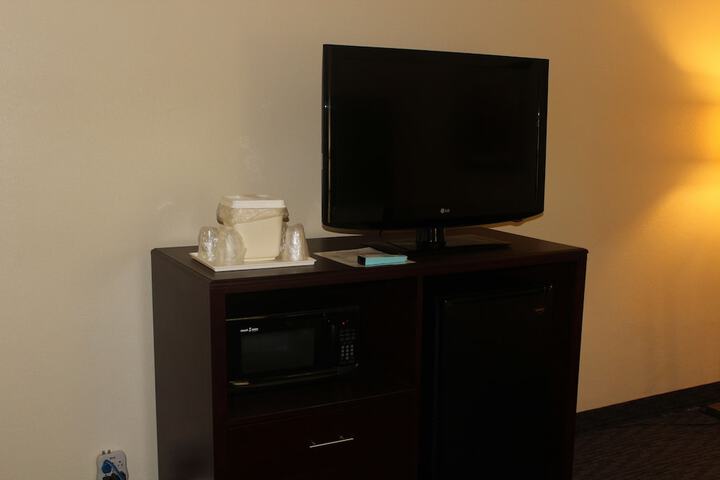 Room 27 of 64