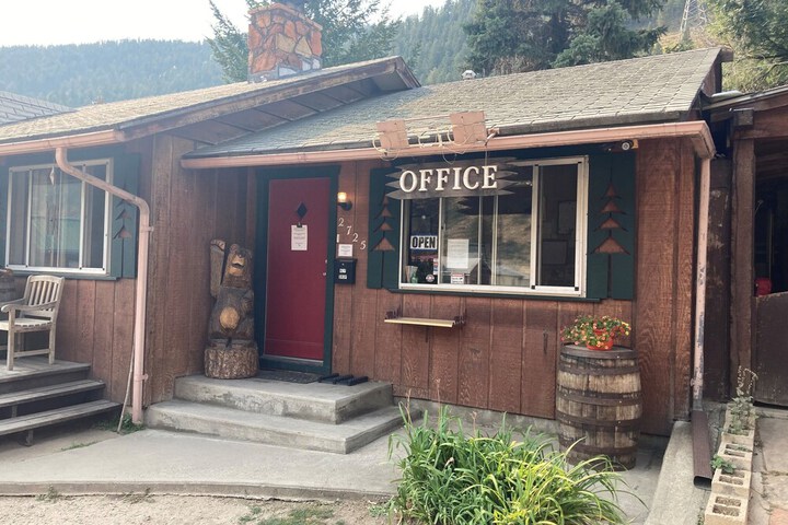 BEARADISE MOTEL