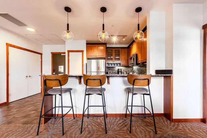 Blackstone Mountain Lodge by CLIQUE