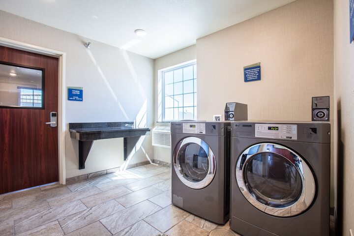 Cobblestone Inn & Suites - Pine Bluffs