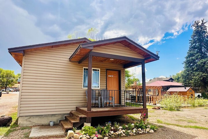 Moosehead Lodge & Cabins
