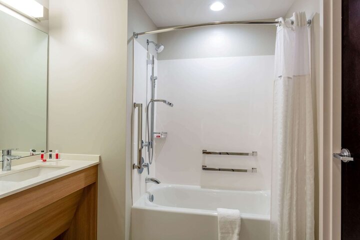 Room 12 of 19