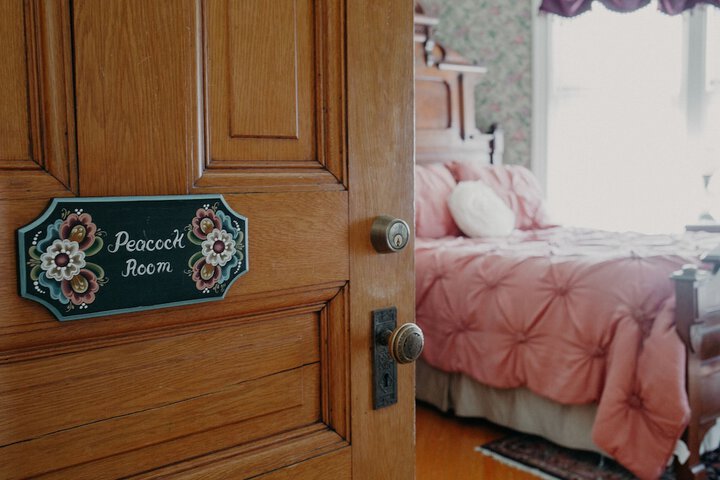 Room 54 of 76
