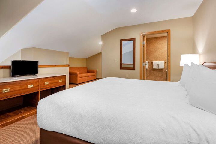 Room 52 of 60