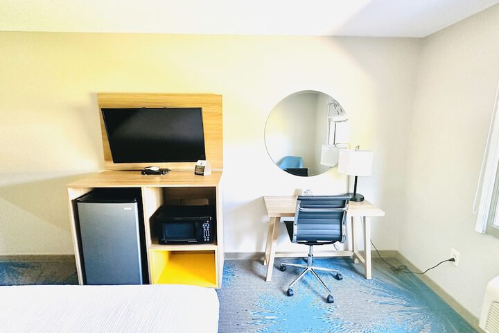 Room 21 of 34