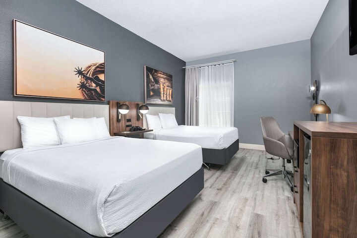 Room 20 of 43