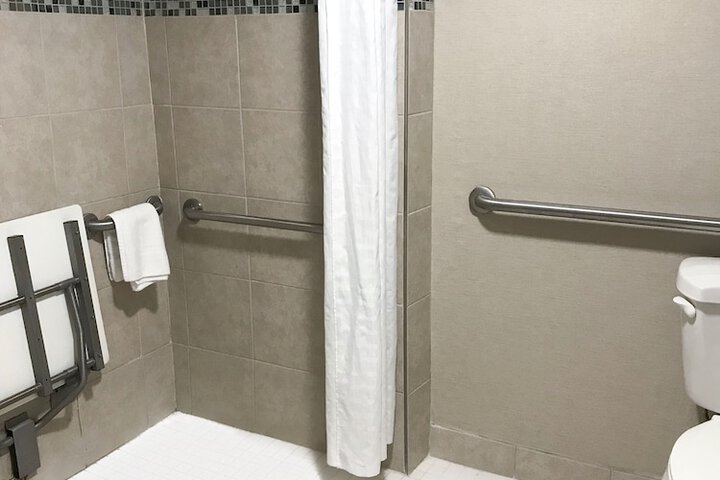 Ramada by Wyndham Suites Orlando Airport