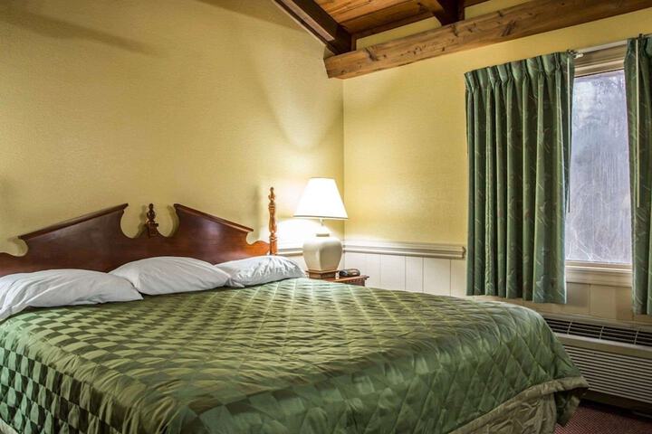 Rodeway Inn & Suites Plymouth Hwy 64