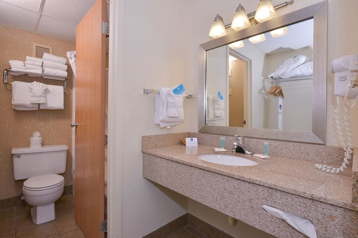 Room 10 of 61