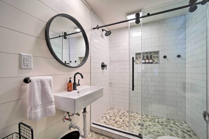 Updated Brevard Home - Close to Downtown!