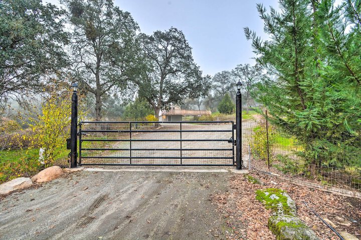 Family Home Near Kings & Sequoia National Parks!
