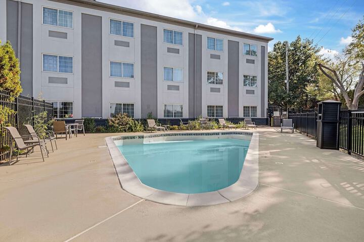 Pool 3 of 25