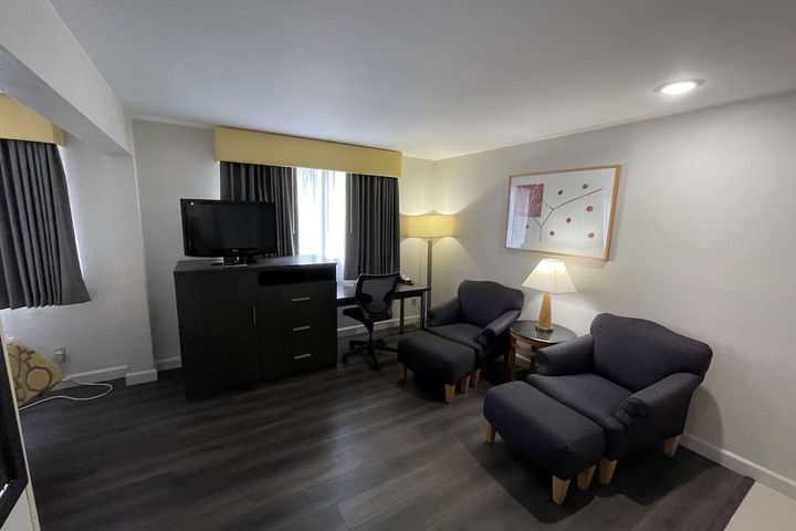 Room 30 of 36