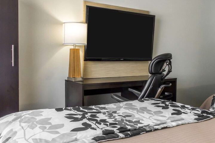 Room 17 of 27