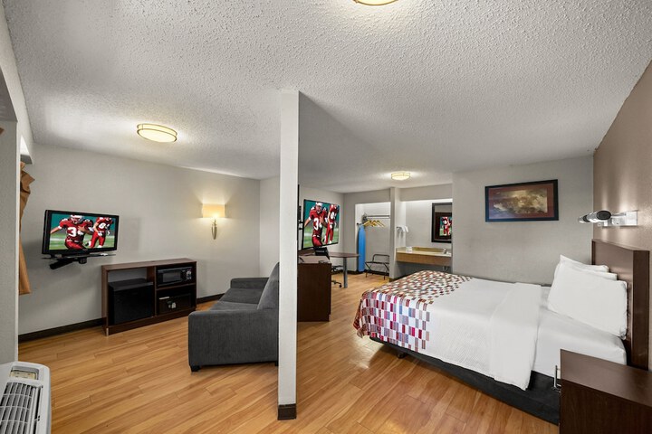 Room 19 of 33