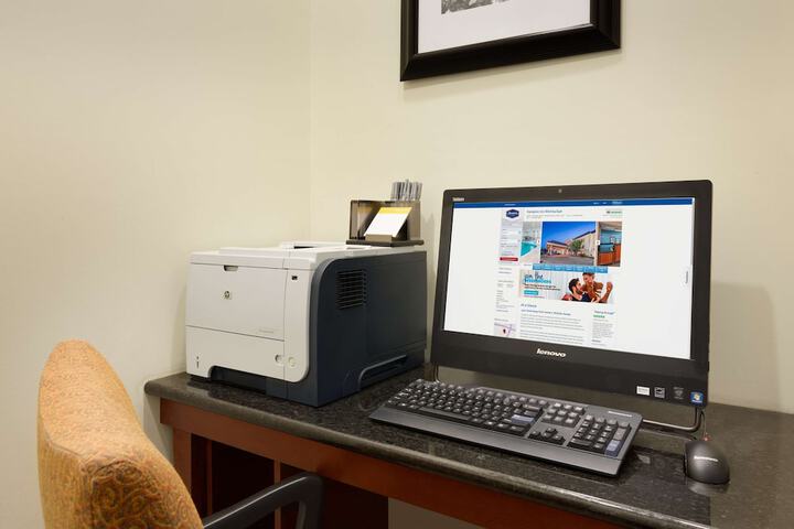 Business Center 26 of 26